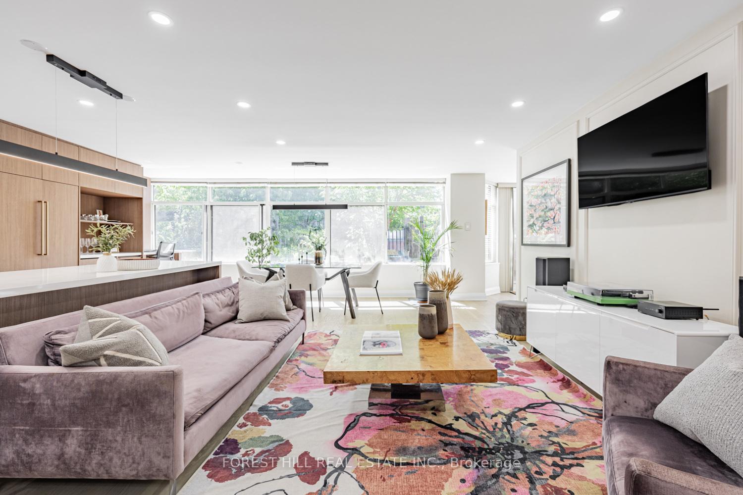 3 Bedrooms Condo at 900 Yonge, Toronto For sale