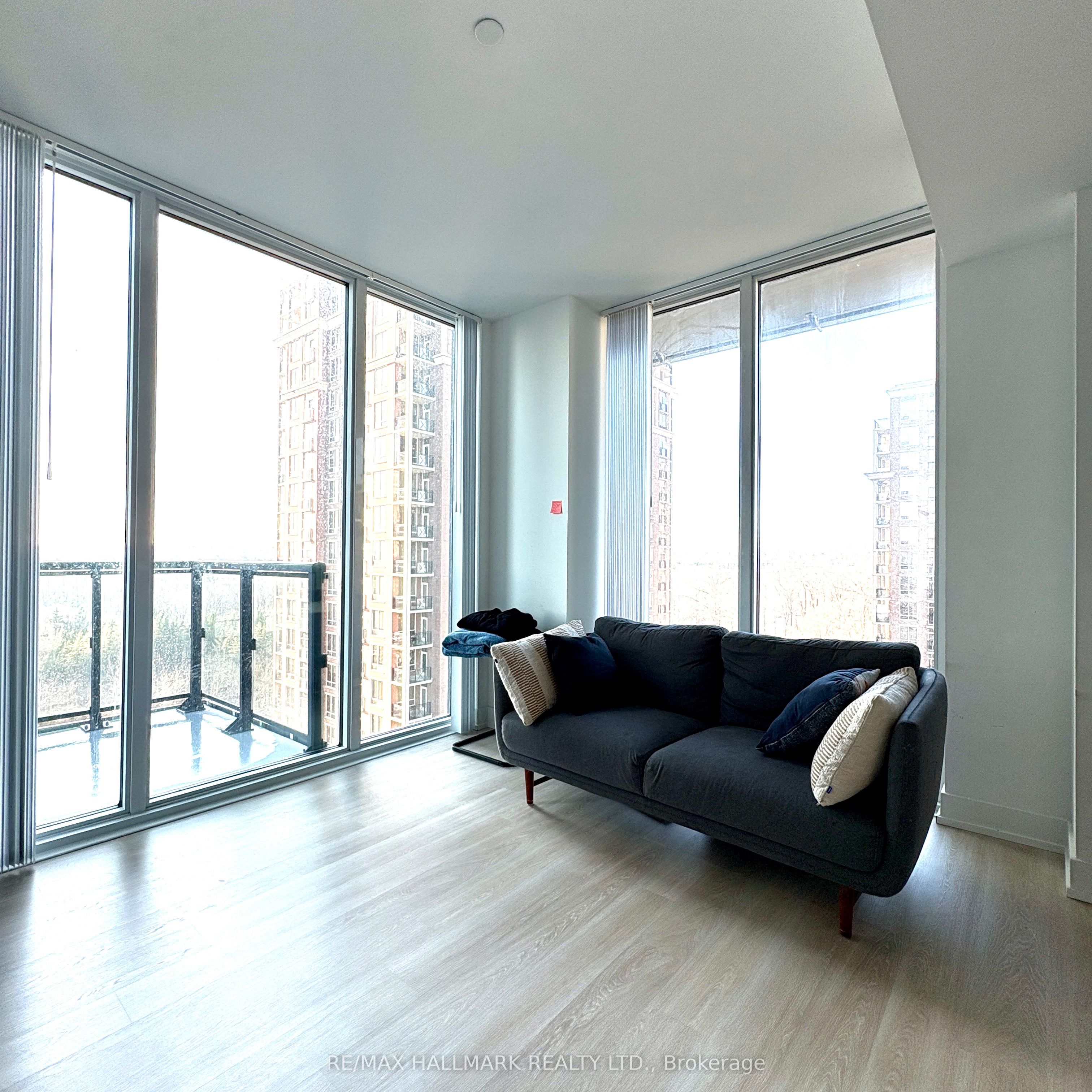 #1037 - 20 Inn on the Park Drive, Toronto, ON M3C 0P8
