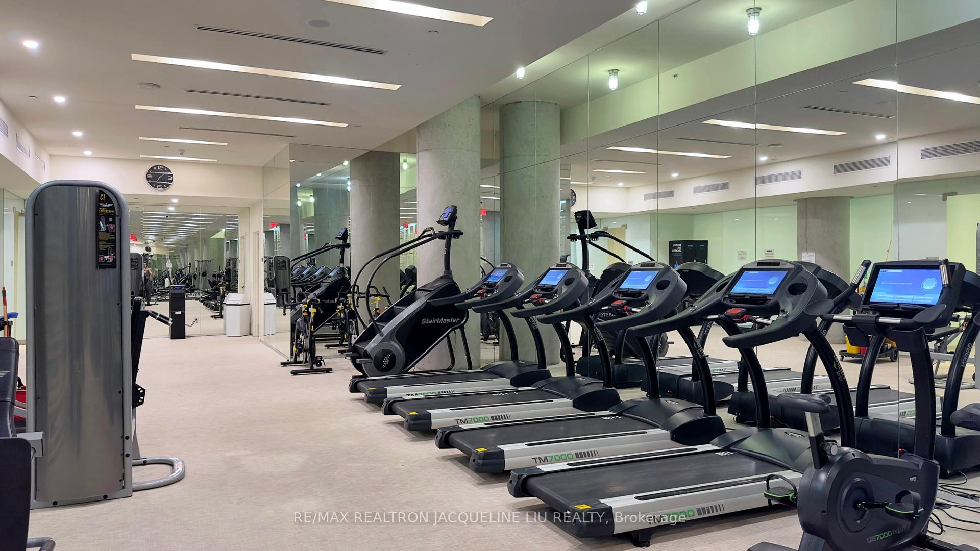 1 Bedroom Condo at 15 Grenville, Toronto For sale
