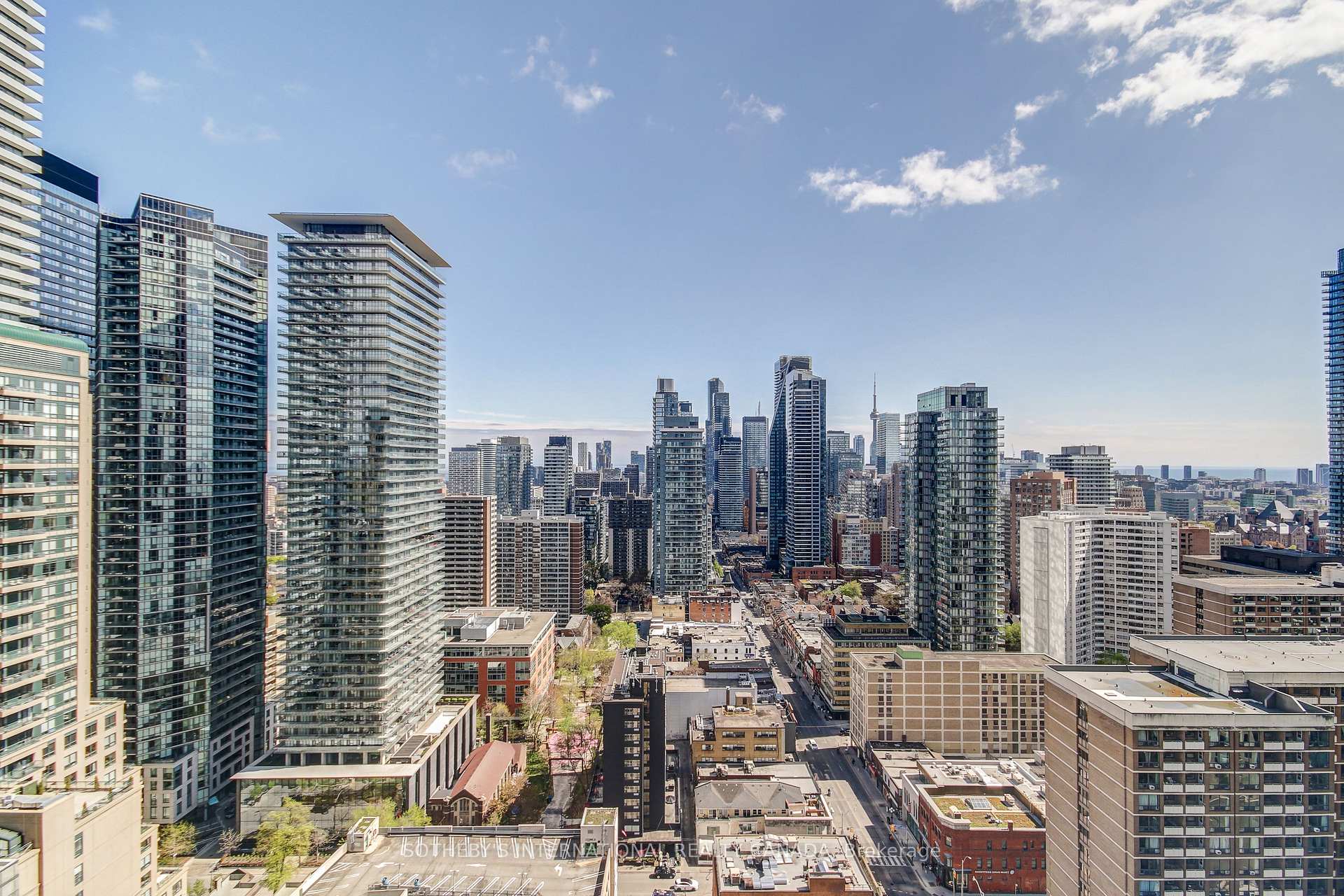 2 Bedrooms Condo at 1 Bloor, Toronto For sale