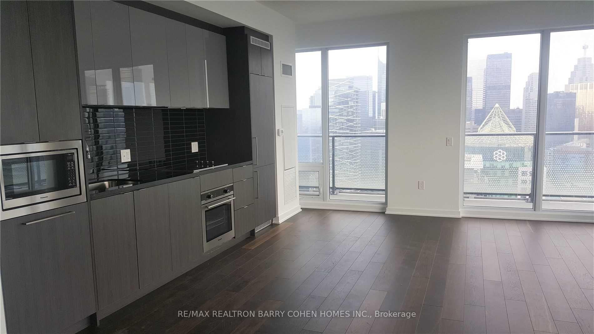 3 Bedrooms Condo at 115 Blue Jays, Toronto For sale
