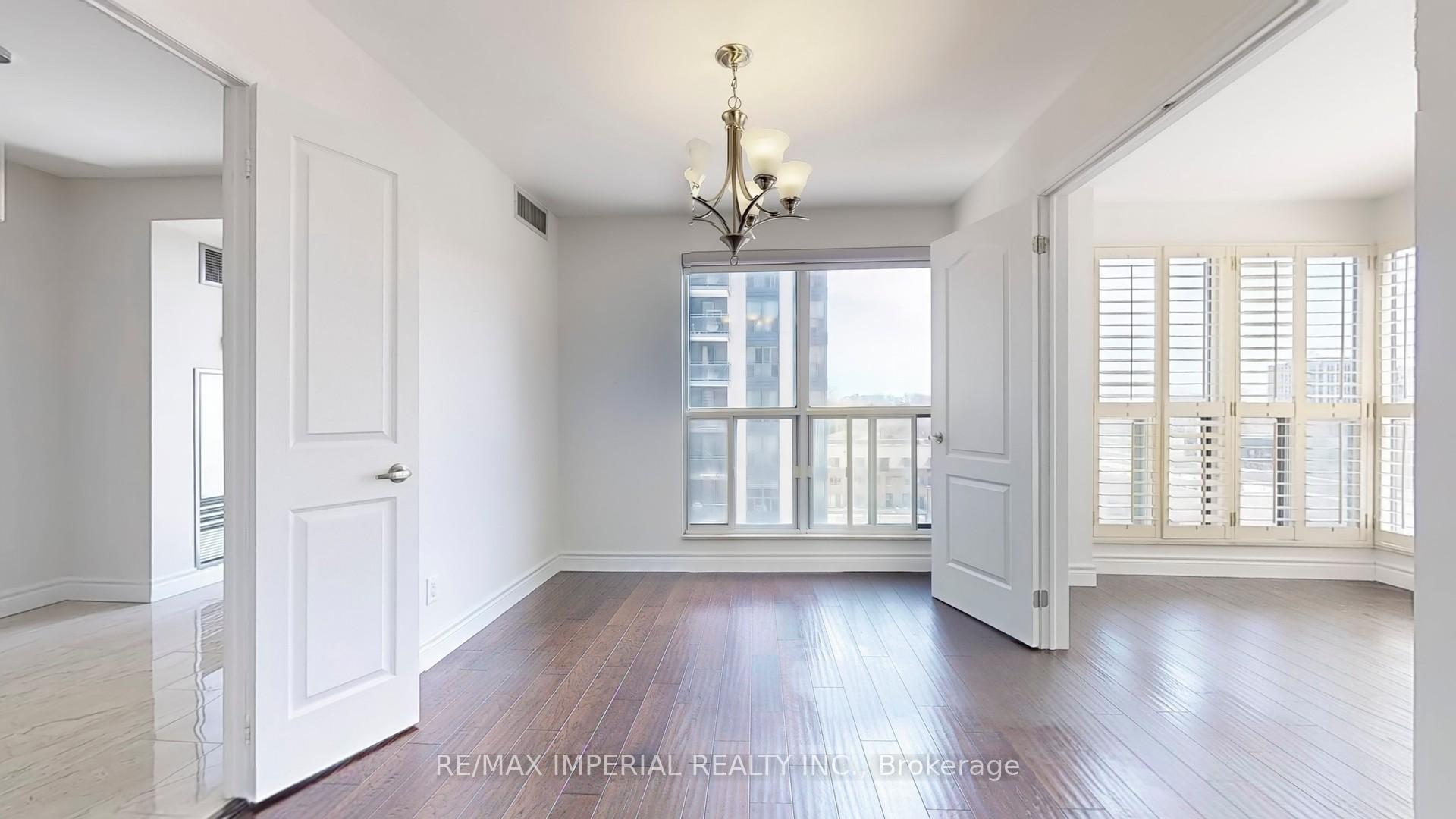 3 Bedrooms Condo at 18 Hollywood, Toronto For sale