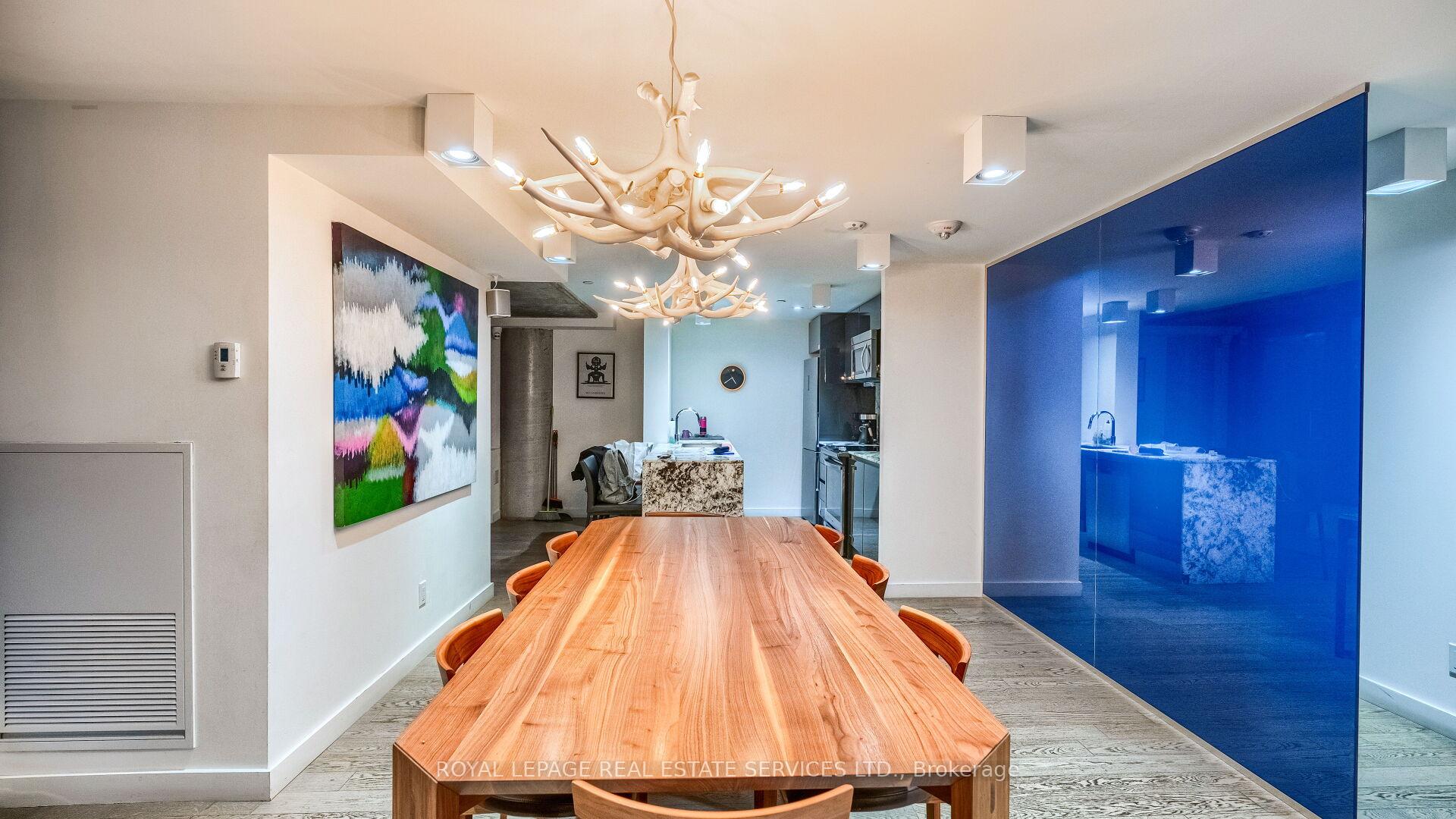 1 Bedroom Condo at 111 Bathurst, Toronto For sale