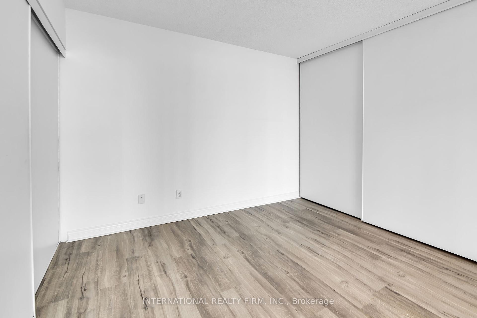 1 Bedroom Condo at 1 Palace Pier, Toronto For sale