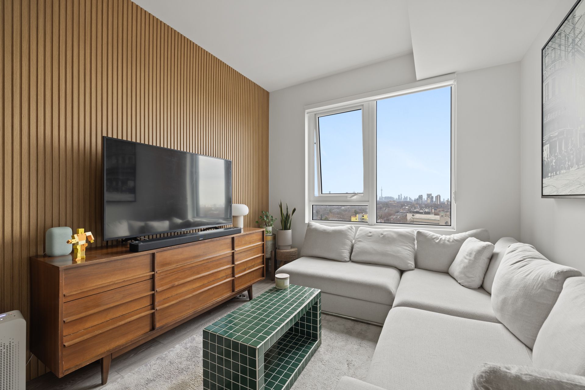 2020 Bathurst Street 1602