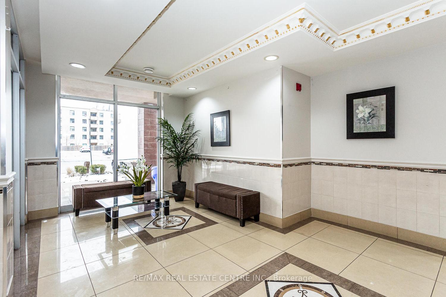 3 Bedrooms Condo at 7405 Goreway, Mississauga For sale