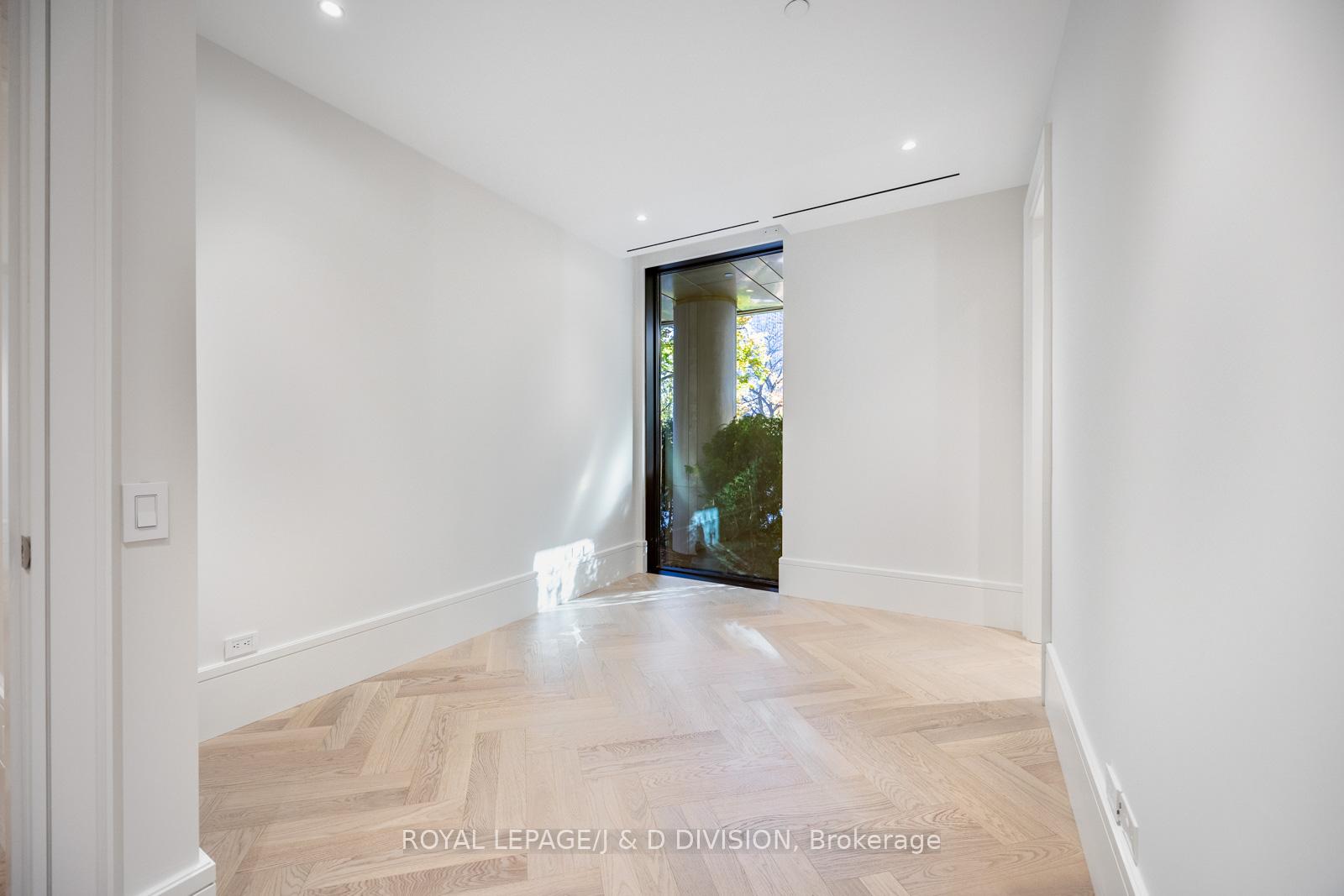 2 Bedrooms Condo at 7 Dale,  Toronto For sale