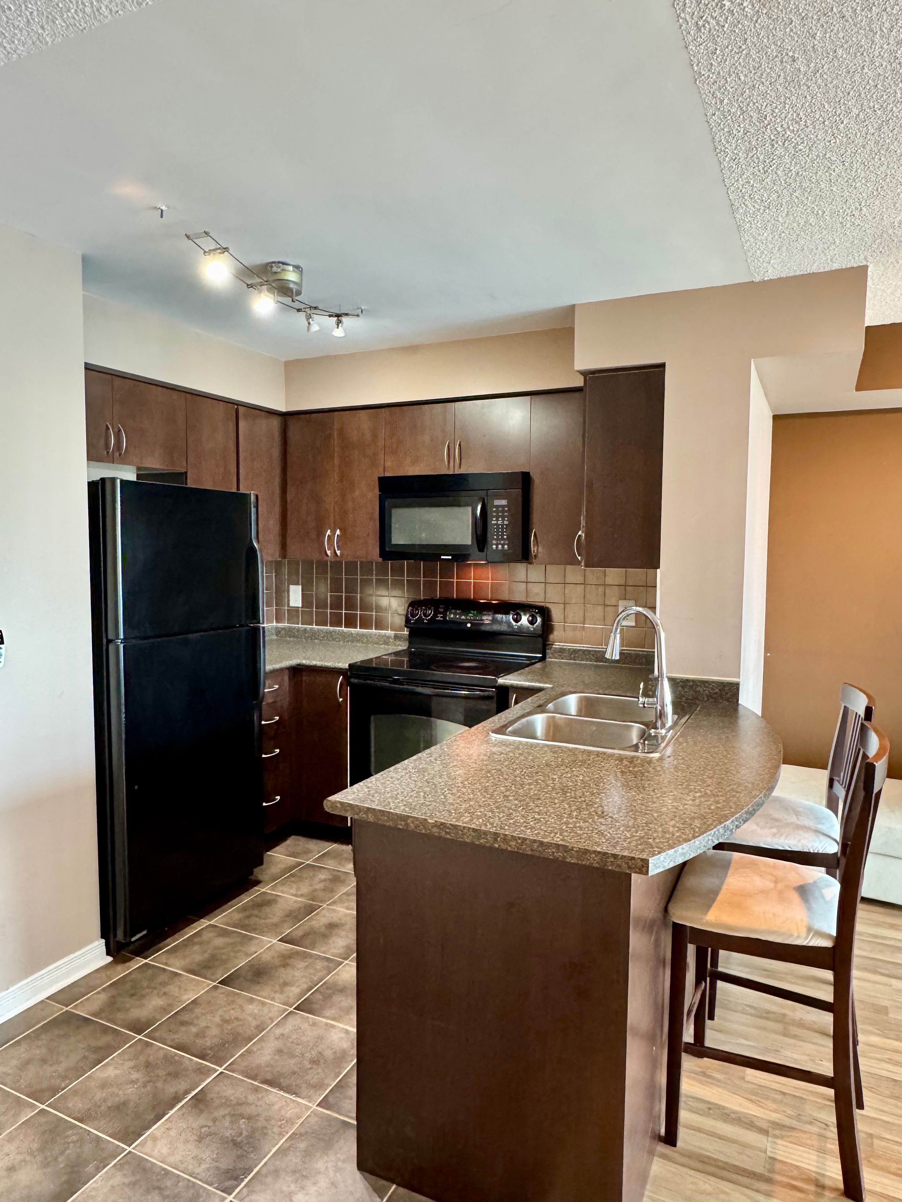 5500 Yonge Street 2409
