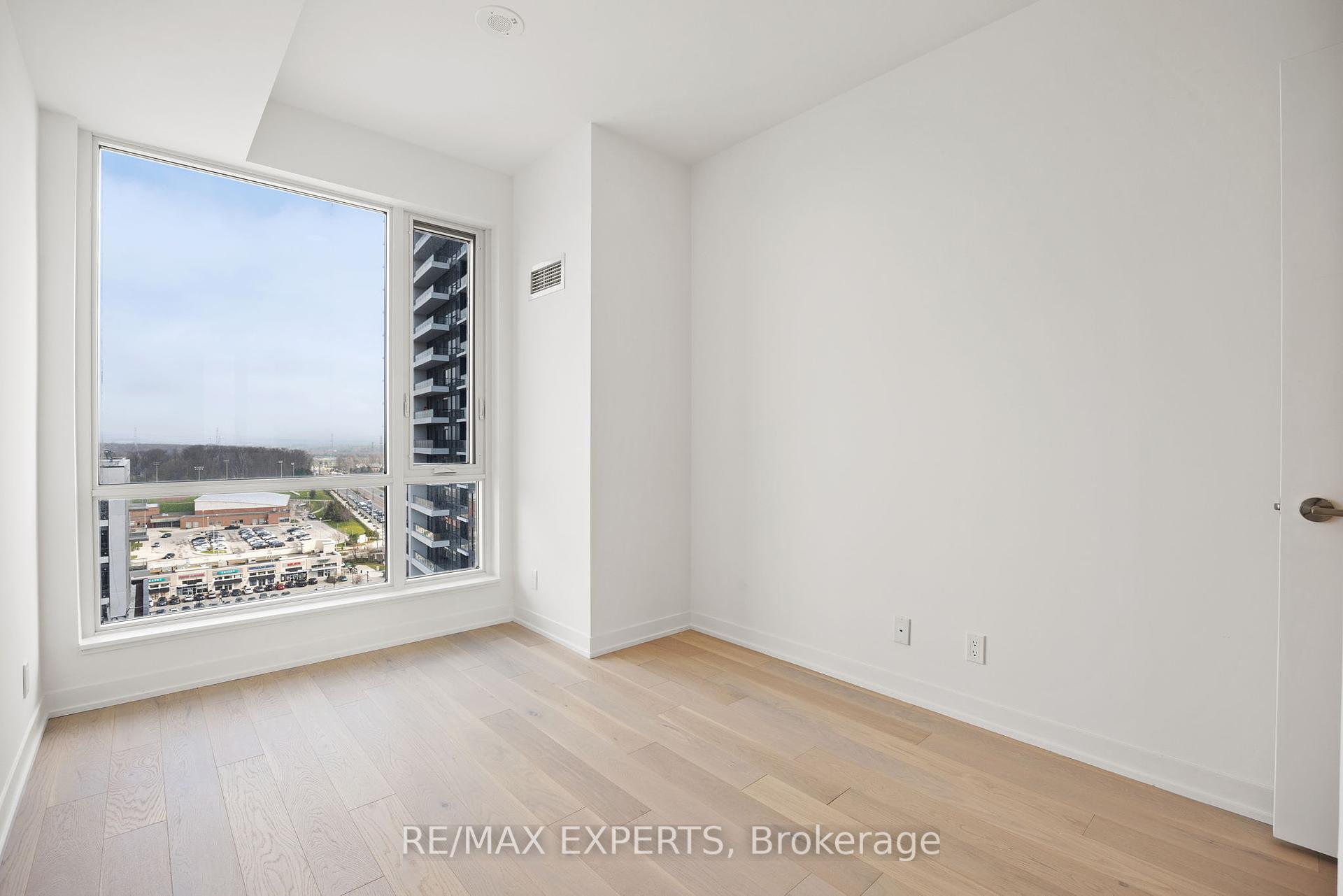 2 Bedrooms Condo at 7950 Bathurst, Vaughan For sale