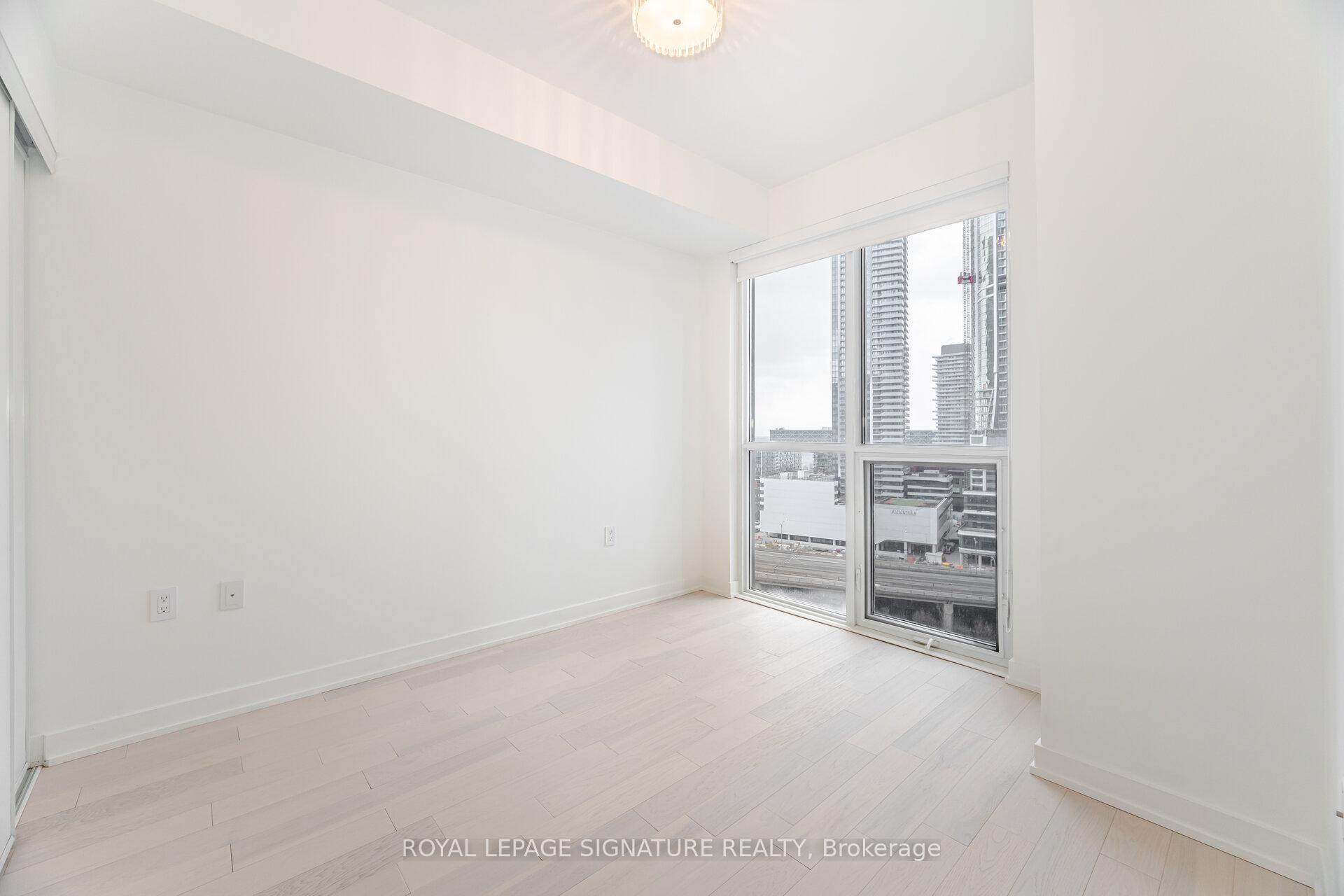 2 Bedrooms Condo at 1 The Esplanade, Toronto For sale