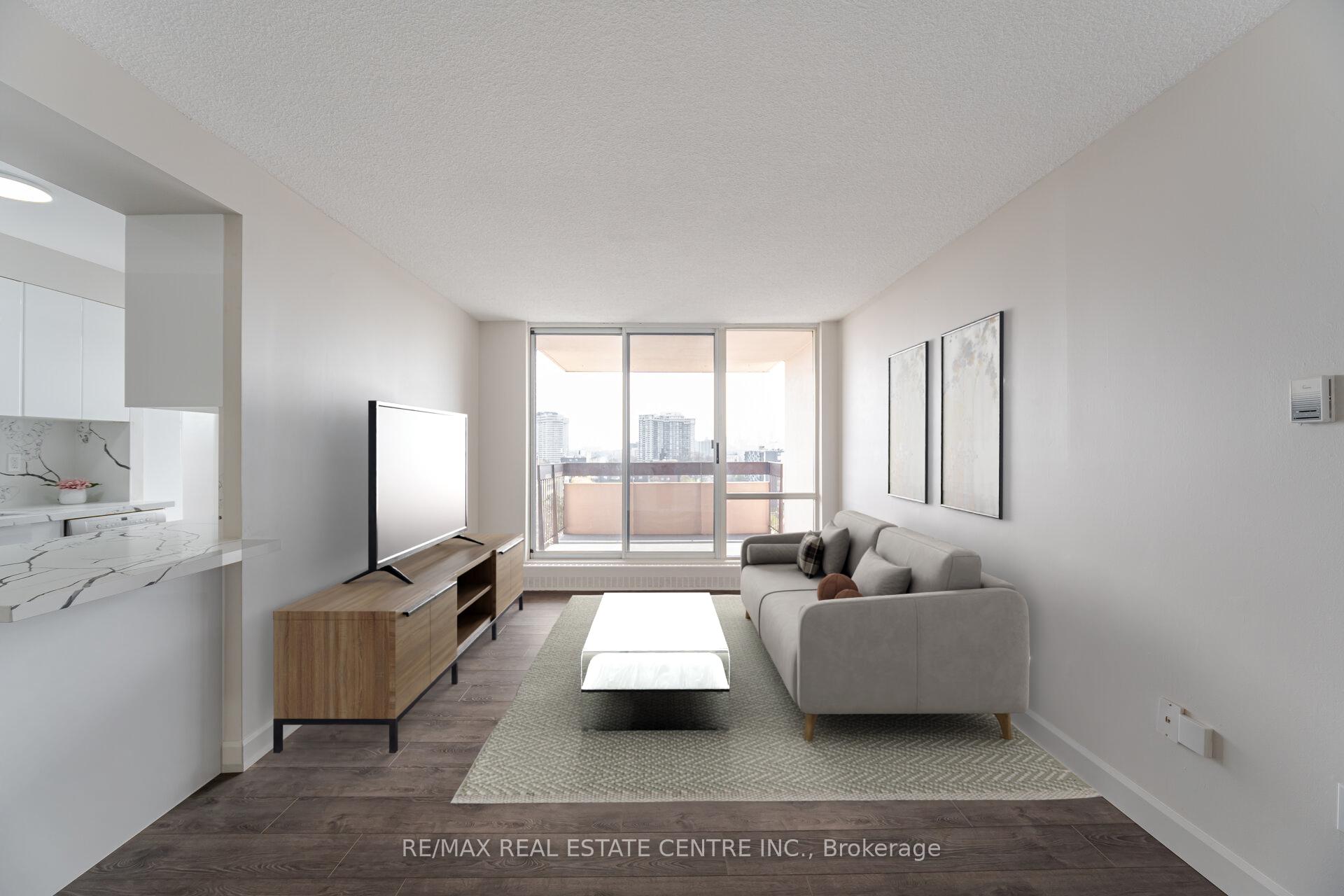 4 Bedrooms Condo at 1615 Bloor,  Mississauga For sale