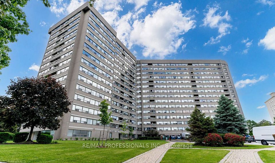 475 The West Mall