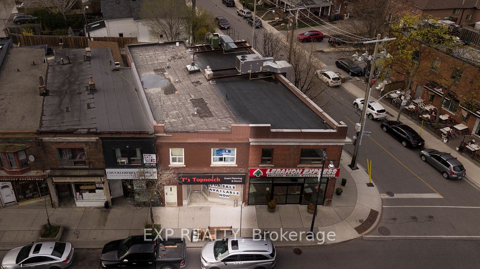 3052 Dundas