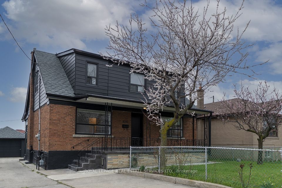 1010 Caledonia