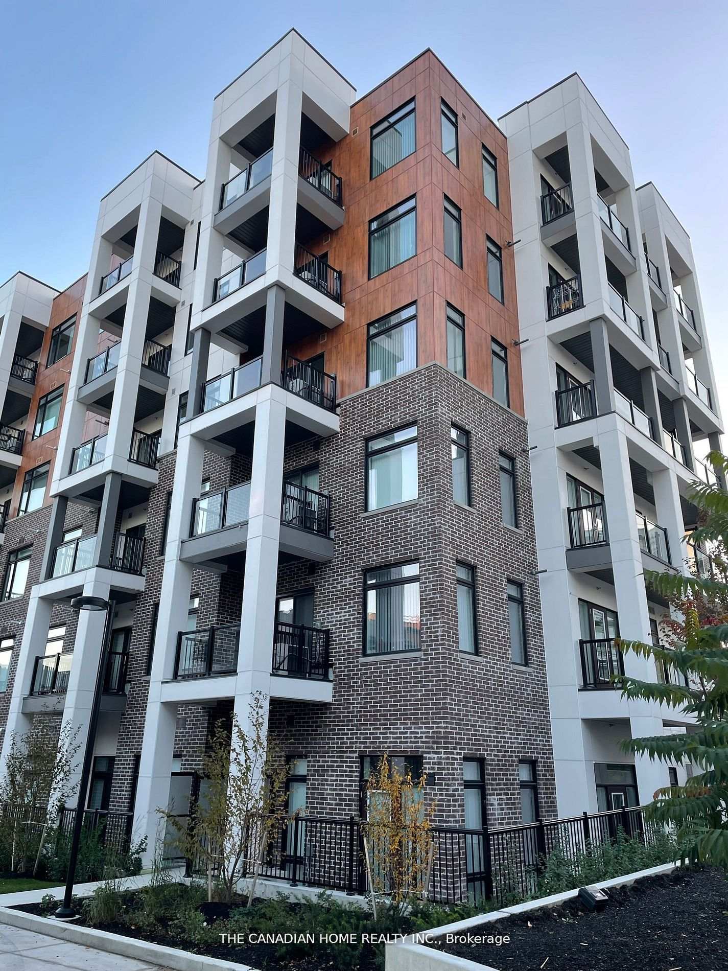 1 Bedroom Condo at 160 CANON JACKSON, Toronto For sale