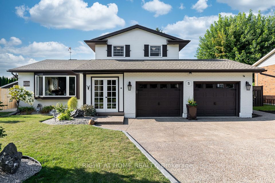 5 Lower Canada Drive