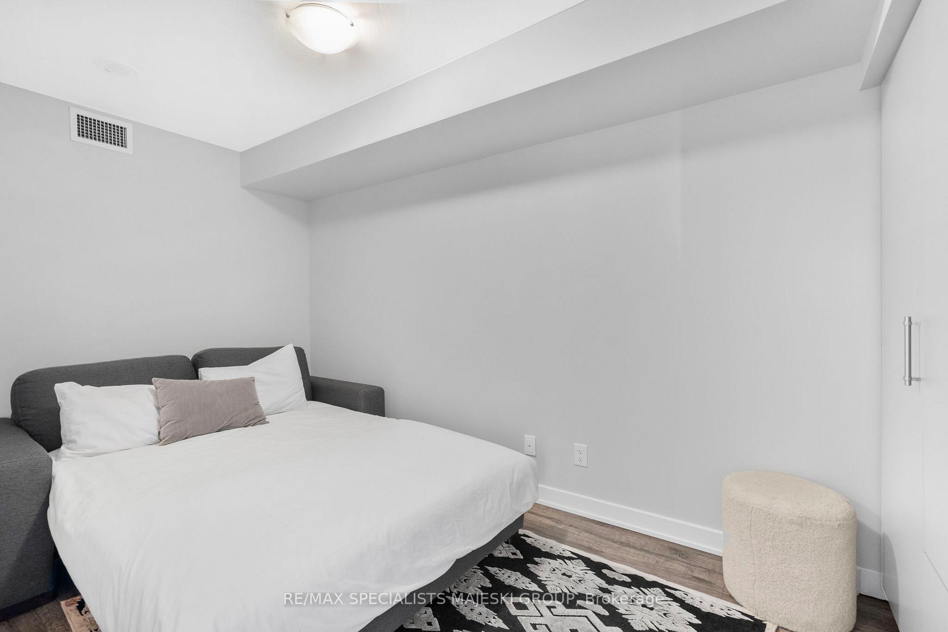 3 Bedrooms Condo at 11 Superior, Toronto For sale