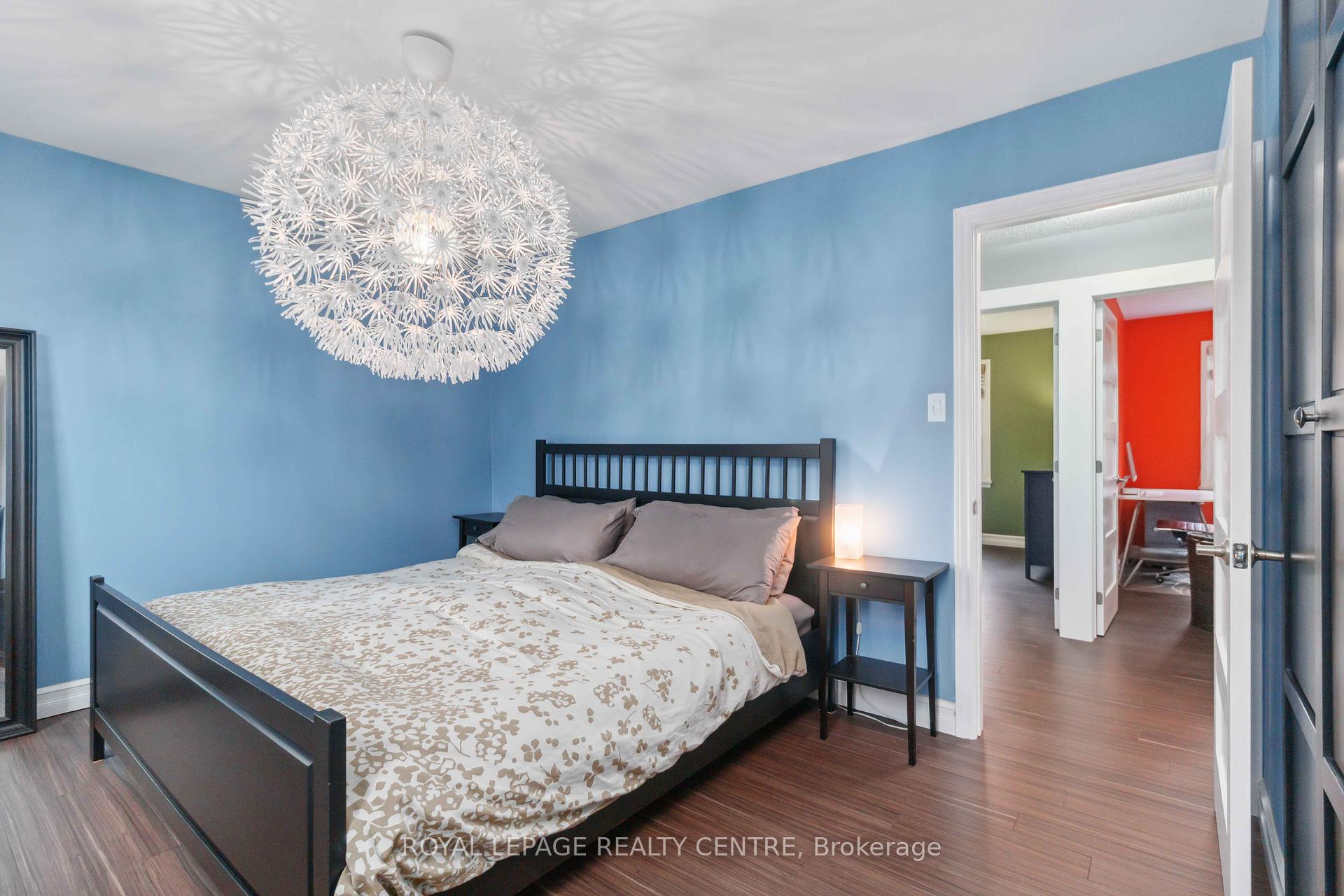 3 Bedrooms Condo at 3400 Rhonda, Mississauga For sale