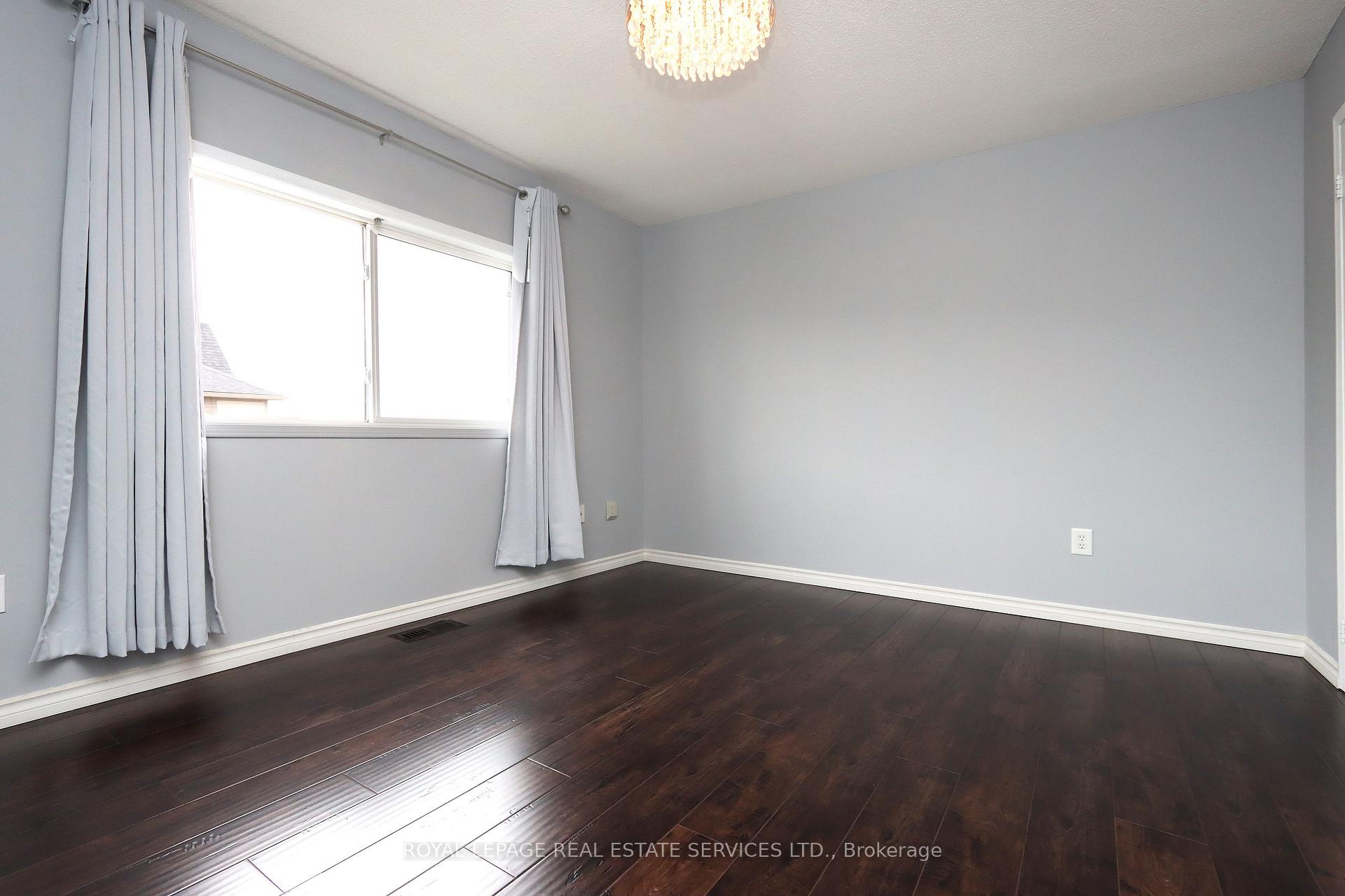 4 Bedrooms Condo at 1168 Arena, Mississauga For sale