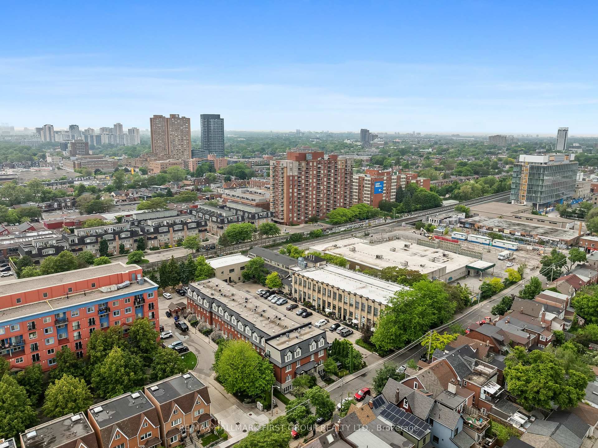 3 Bedrooms Condo at 262 St. Helen’s, Toronto For sale