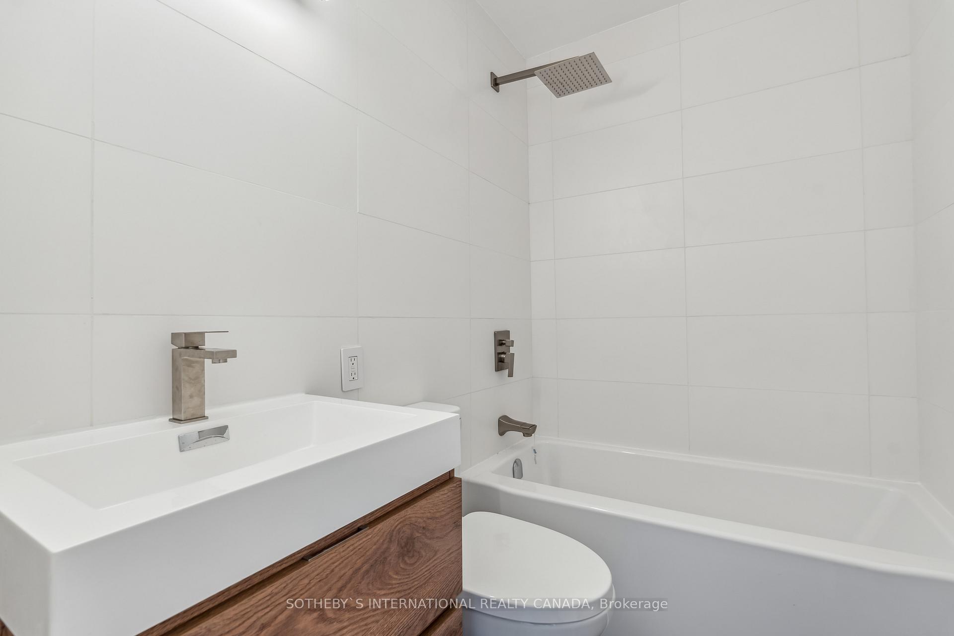 2 Bedrooms Co-op at 581 Avenue,  Toronto For sale
