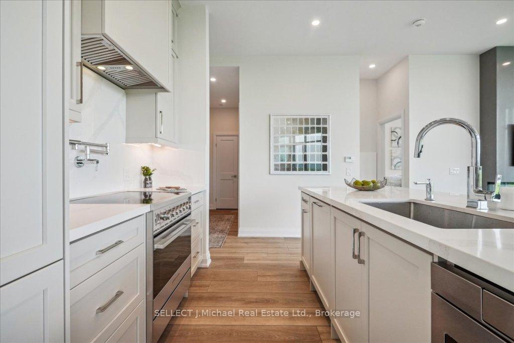 2 Bedrooms Condo at 2750 KING,  Hamilton For sale