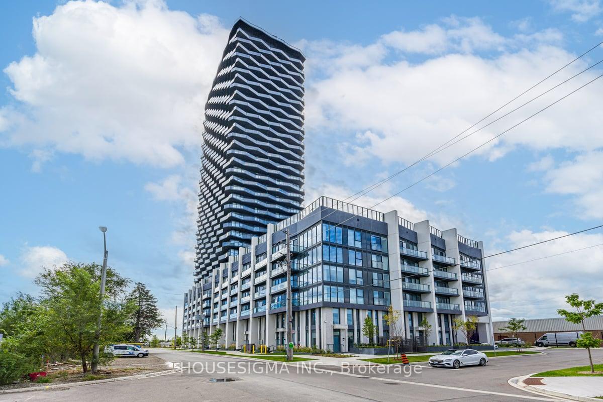 3 Bedrooms Condo at 36 Zorra,  Toronto For sale
