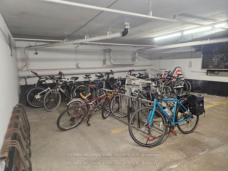 2 Bedrooms Co-op at 20 Avoca, Toronto For sale