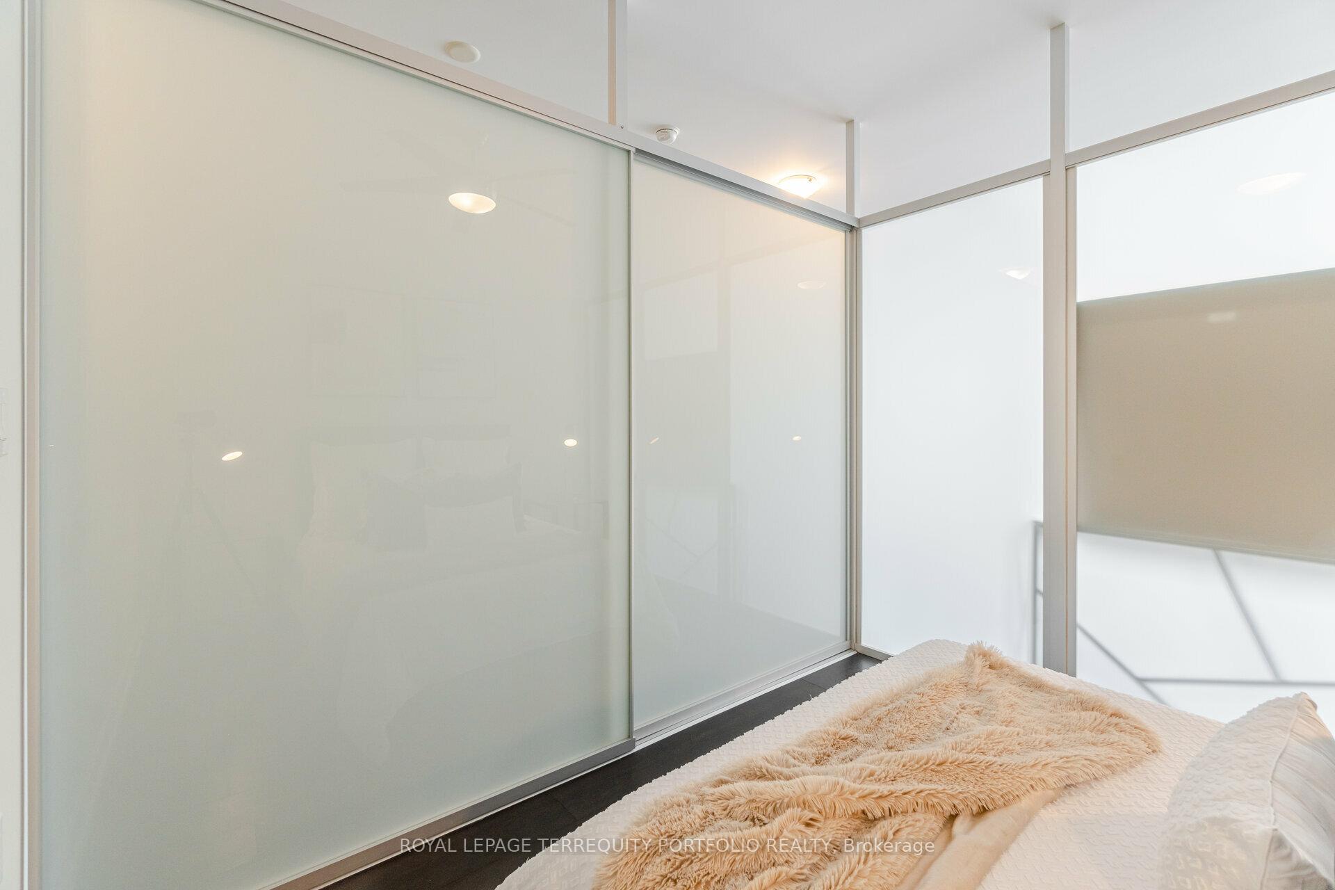 1 Bedroom Condo at 426 University,  Toronto For sale