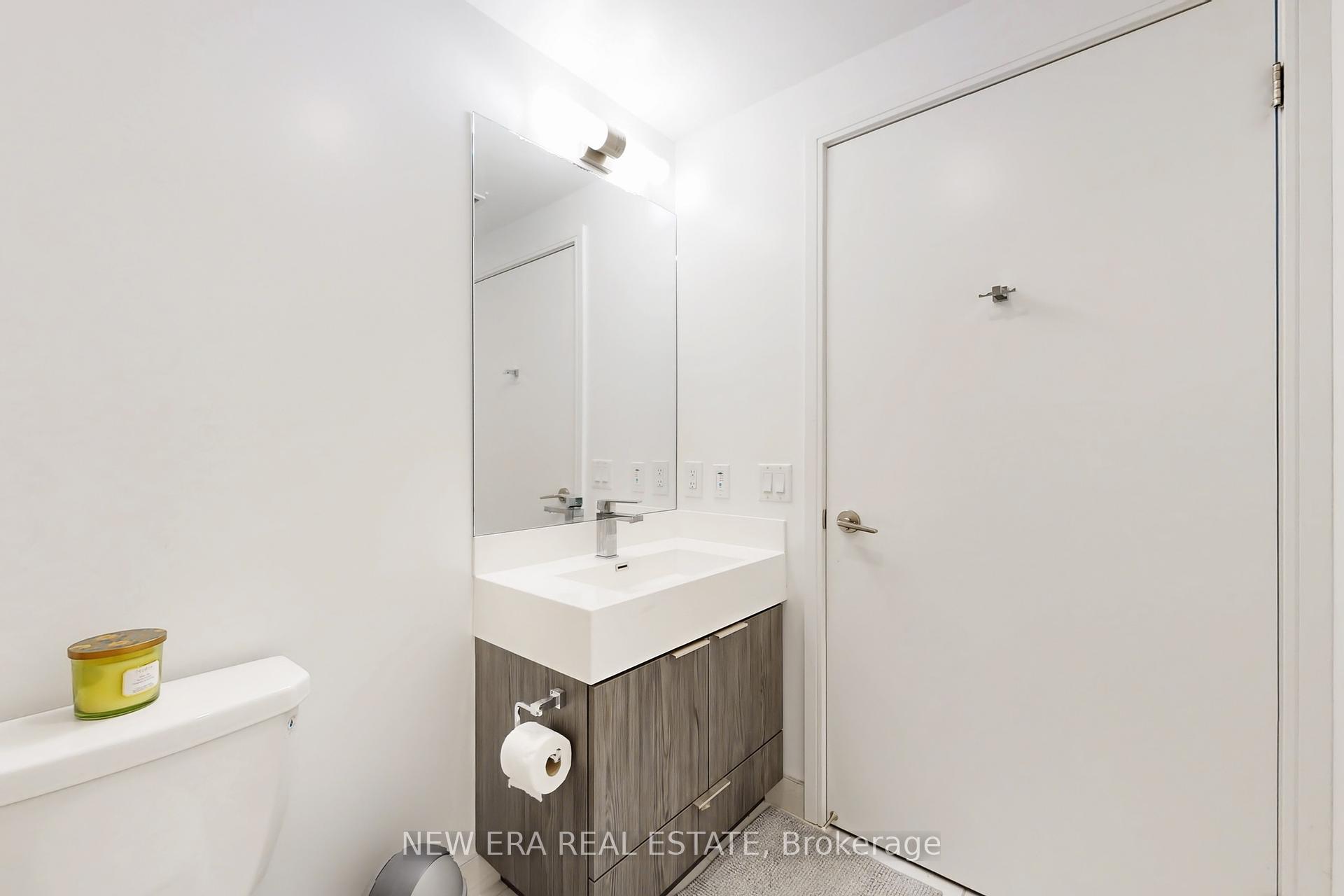 2 Bedrooms Condo at 30 Samuel Wood, Toronto For sale