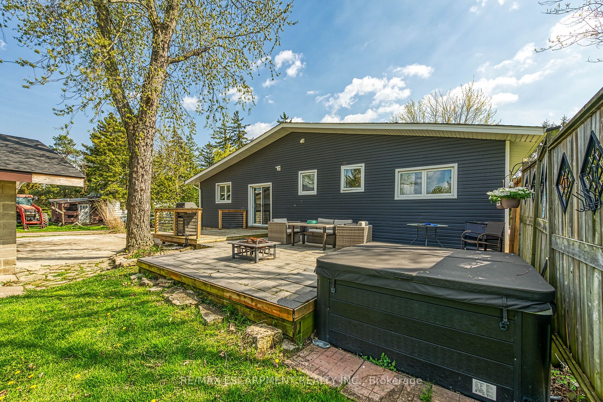 1214 Golf Club Road