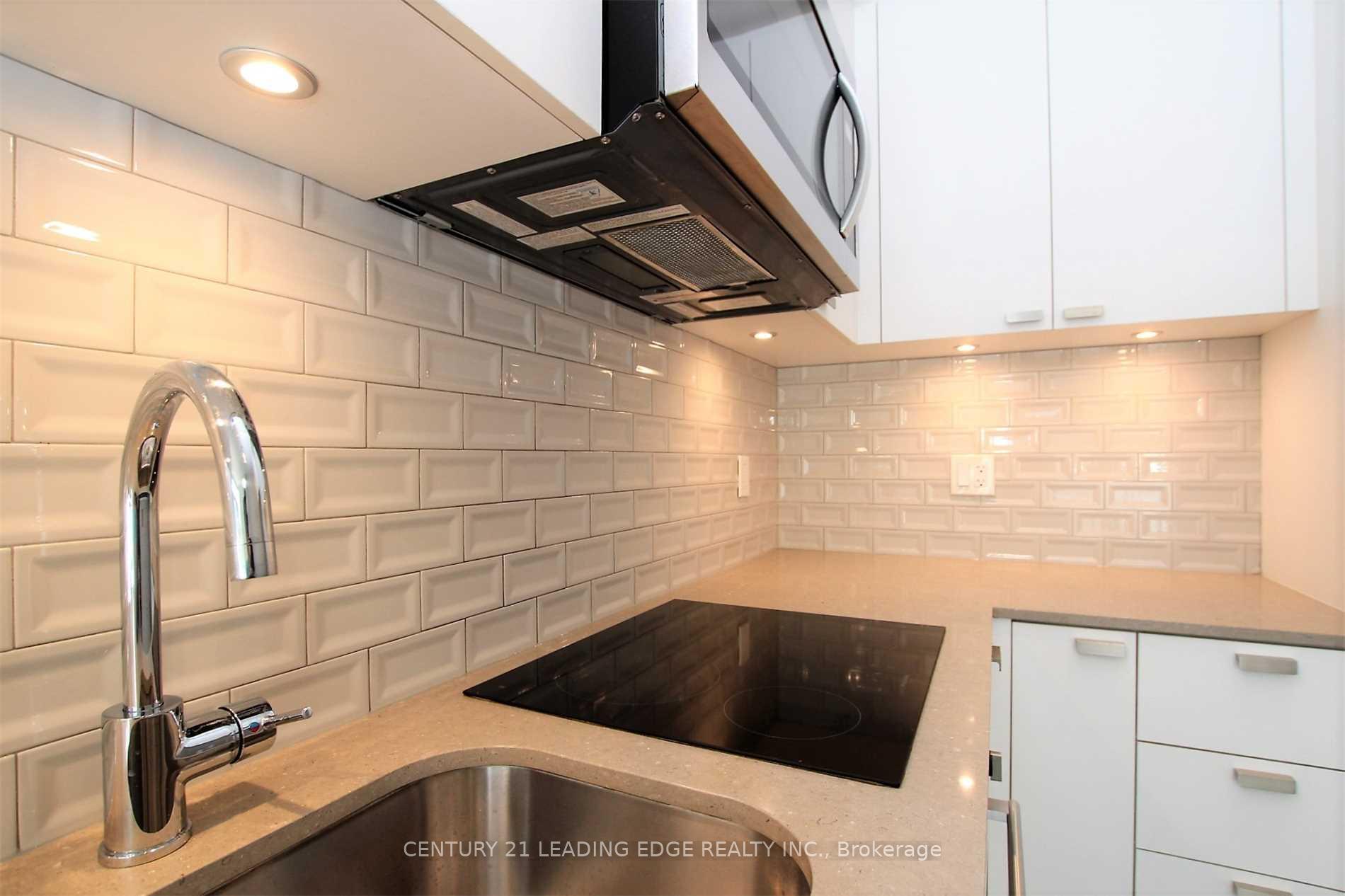 2 Bedrooms Condo at 56 Forest Manor, Toronto For sale