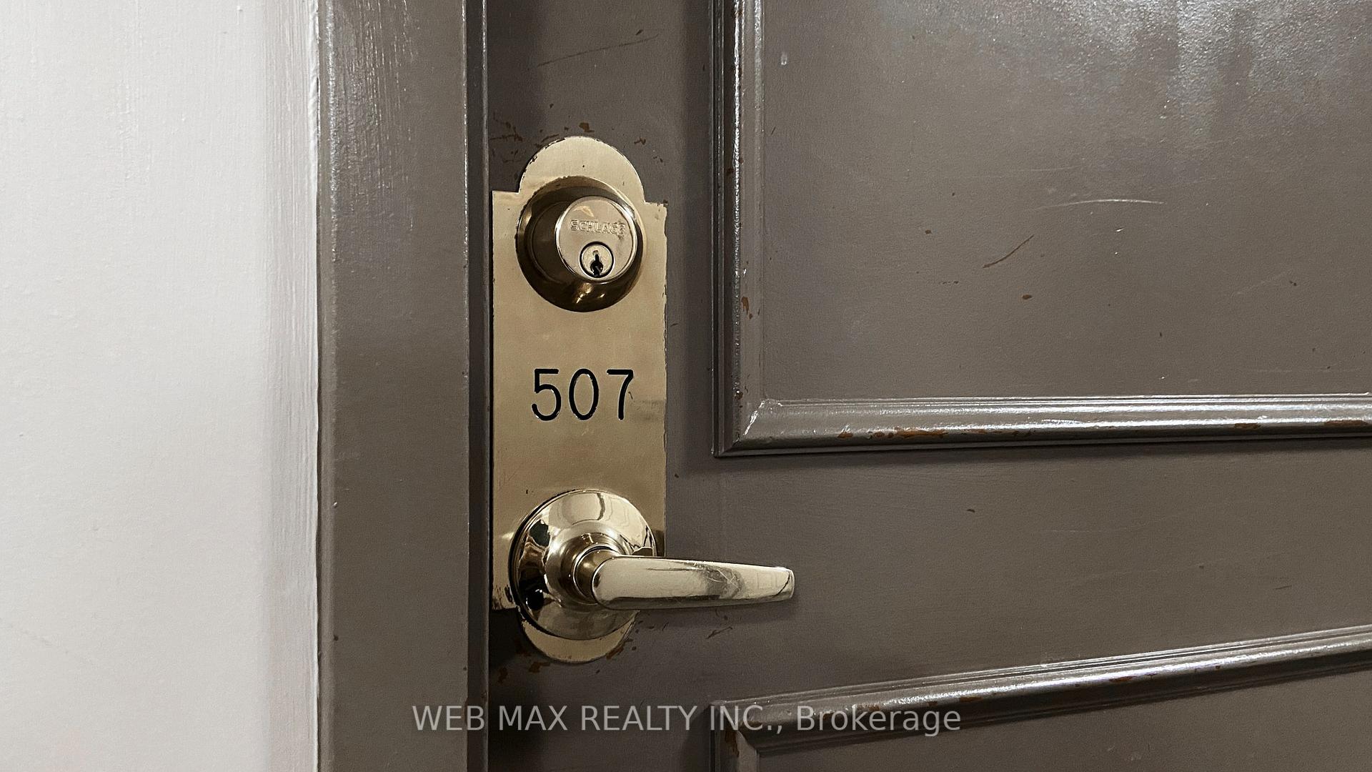 2 Bedrooms Condo at 906 Sheppard, Toronto For sale