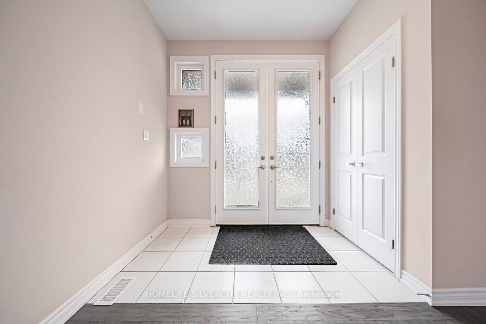 #4 - 5672 Dorchester Road, Niagara Falls, ON L2G 4Y8