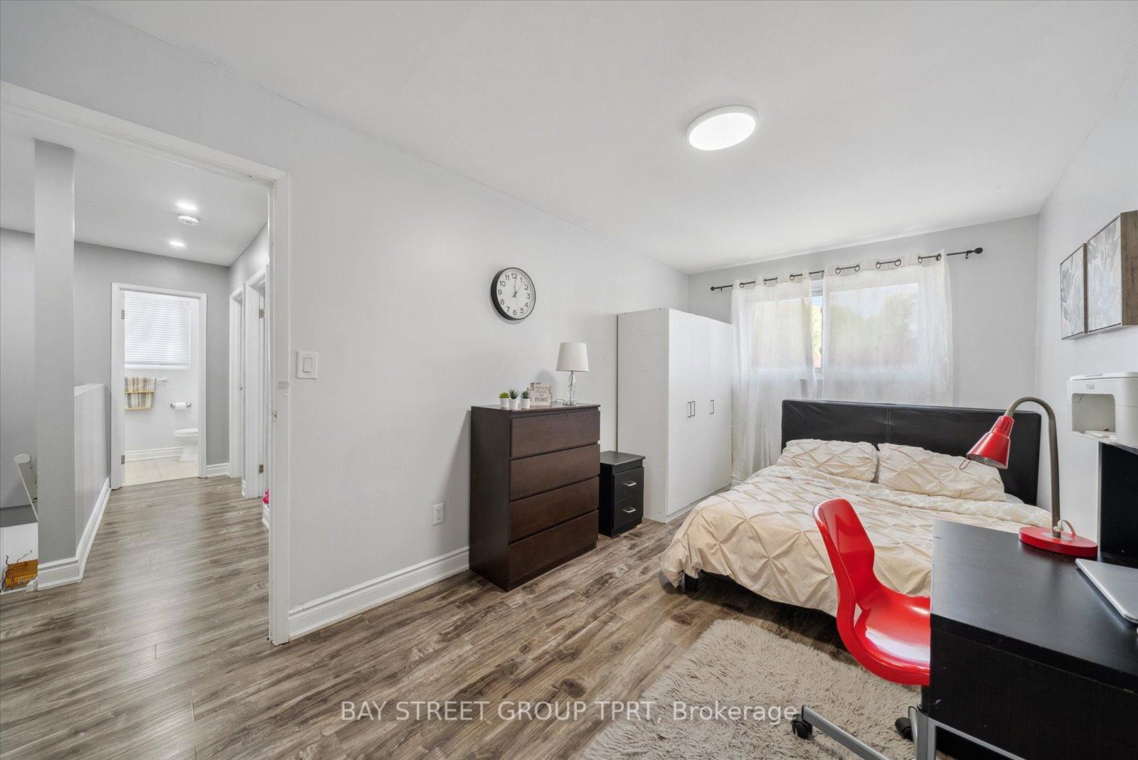 4 Bedrooms Condo at 16 Bur Oak, Toronto For sale