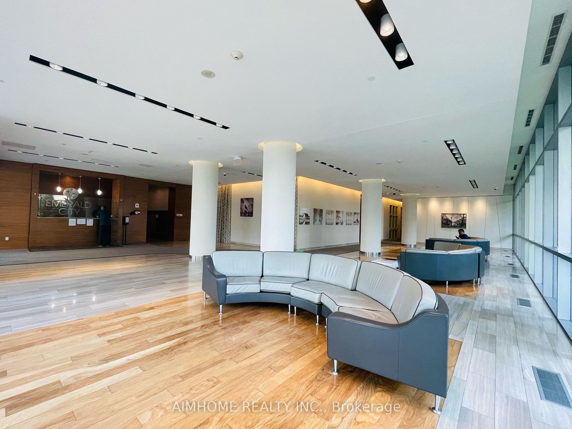 2 Bedrooms Condo at 66 Forest Manor, Toronto For sale