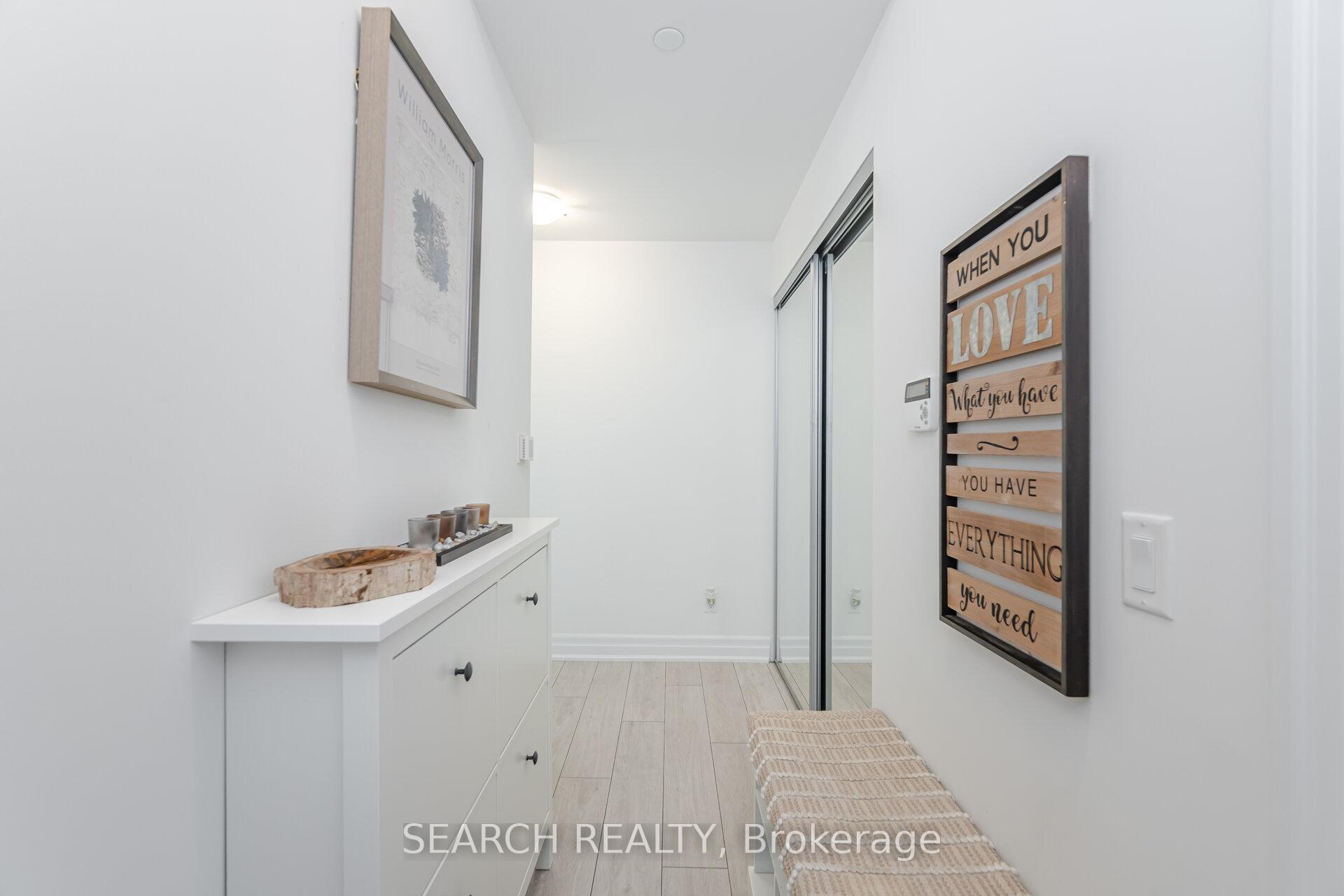 2 Bedrooms Condo at 30 Elm, Mississauga For sale