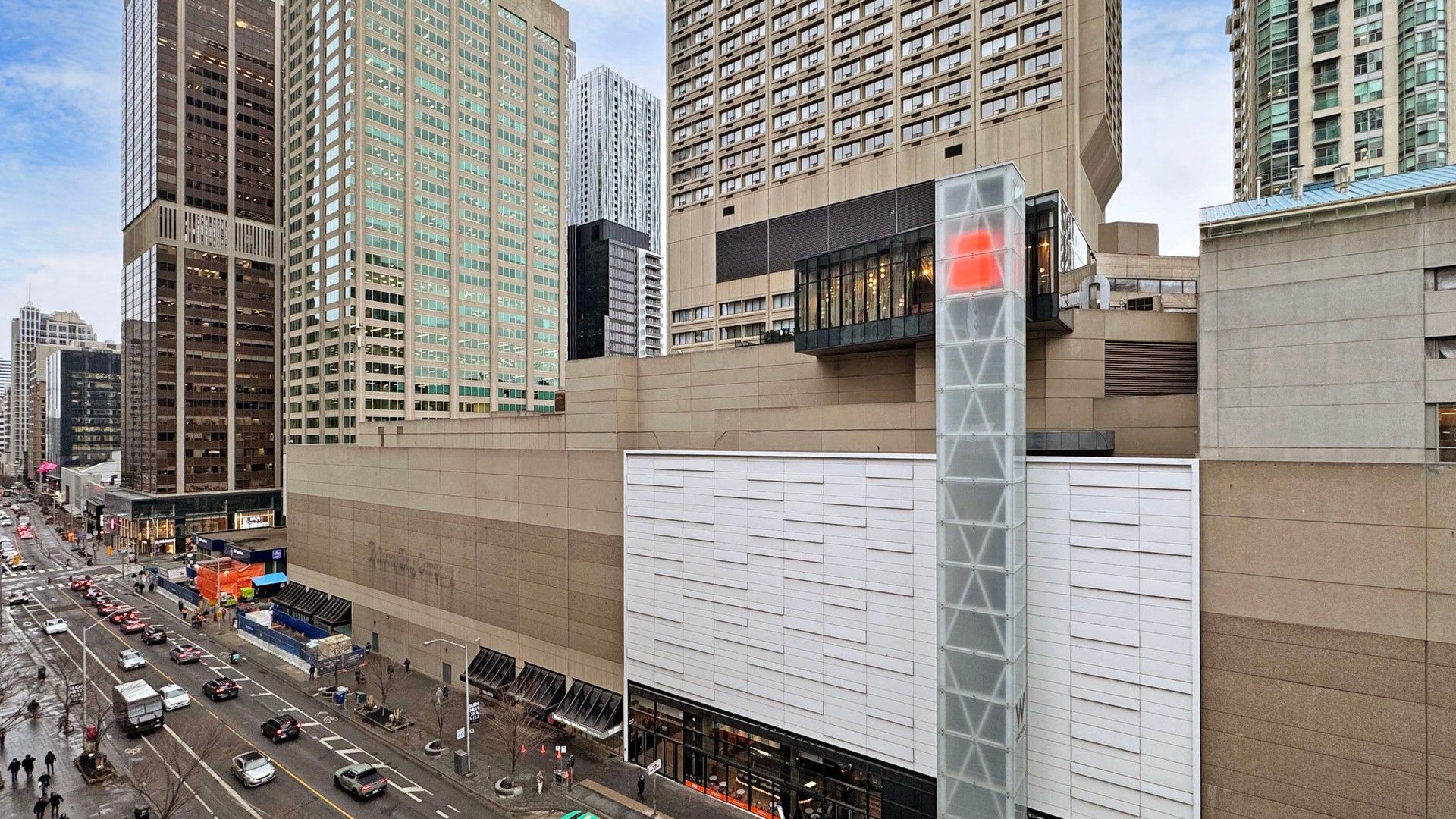 85 Bloor Street E 903