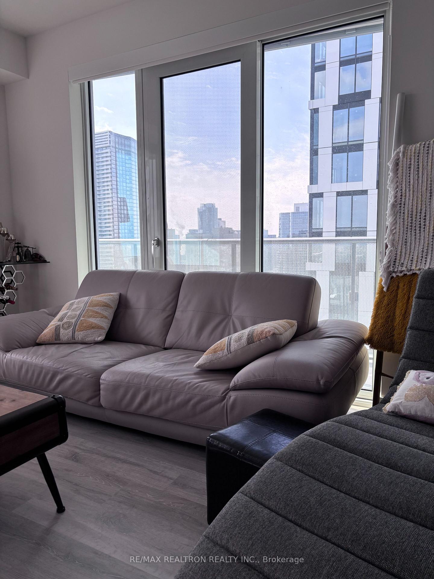 3 Bedrooms Condo at 100 Dalhousie, Toronto For sale