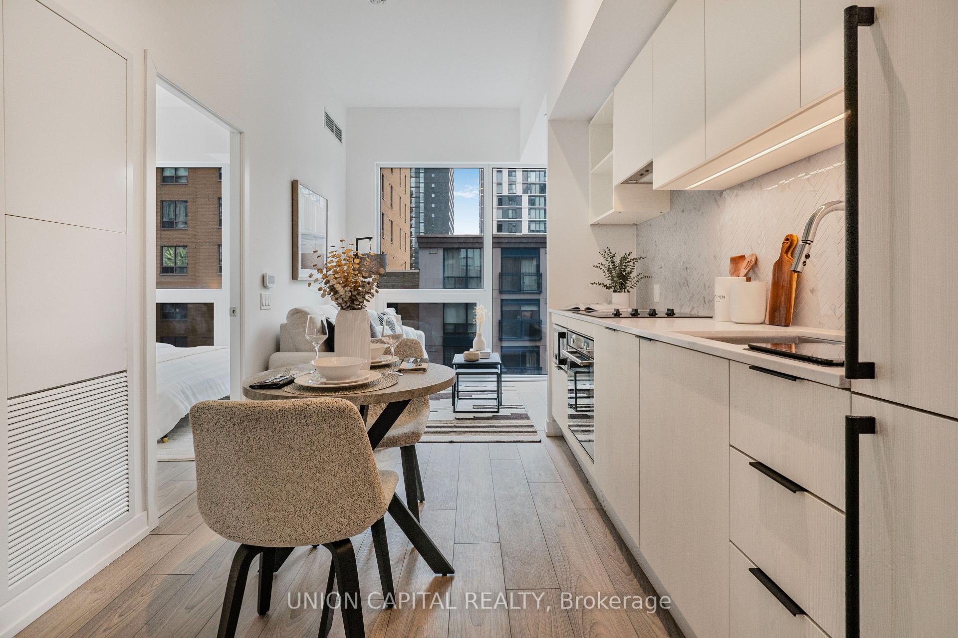 1 Bedroom Condo at 82 Dalhousie,  Toronto For sale