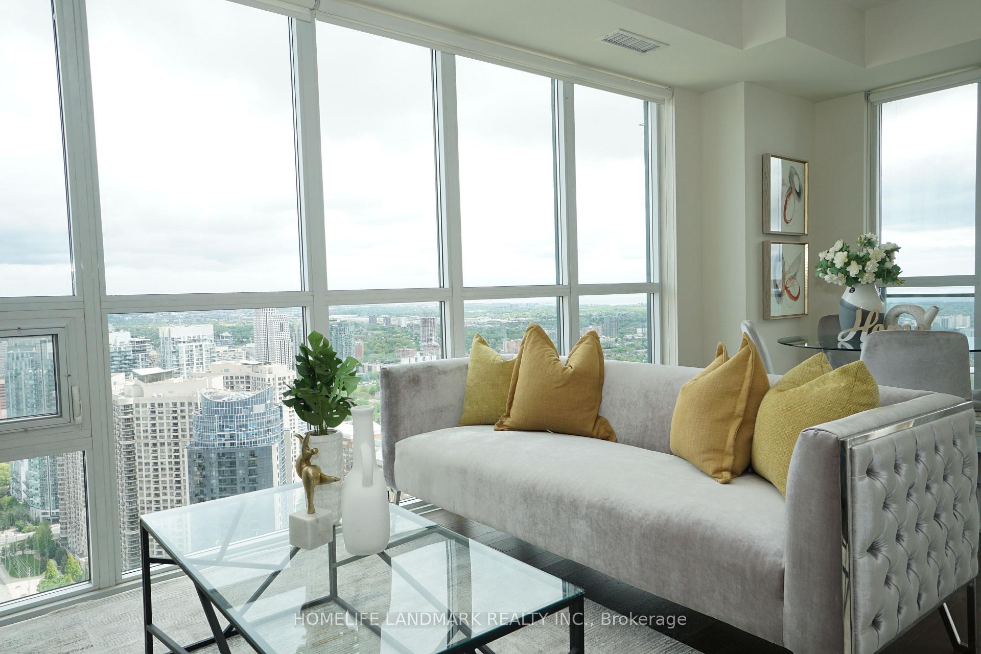 3 Bedrooms Condo at 4011 Brickstone, Mississauga For sale