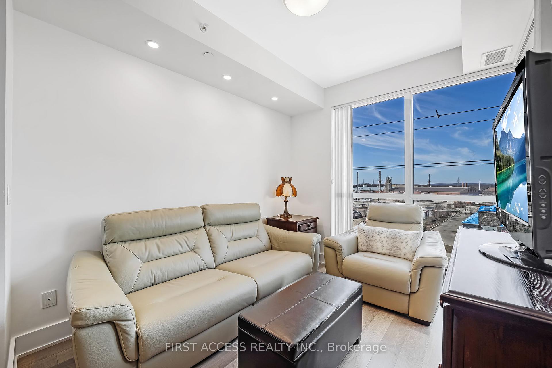 1 Bedroom Condo at 5230 Dundas,  Burlington For sale