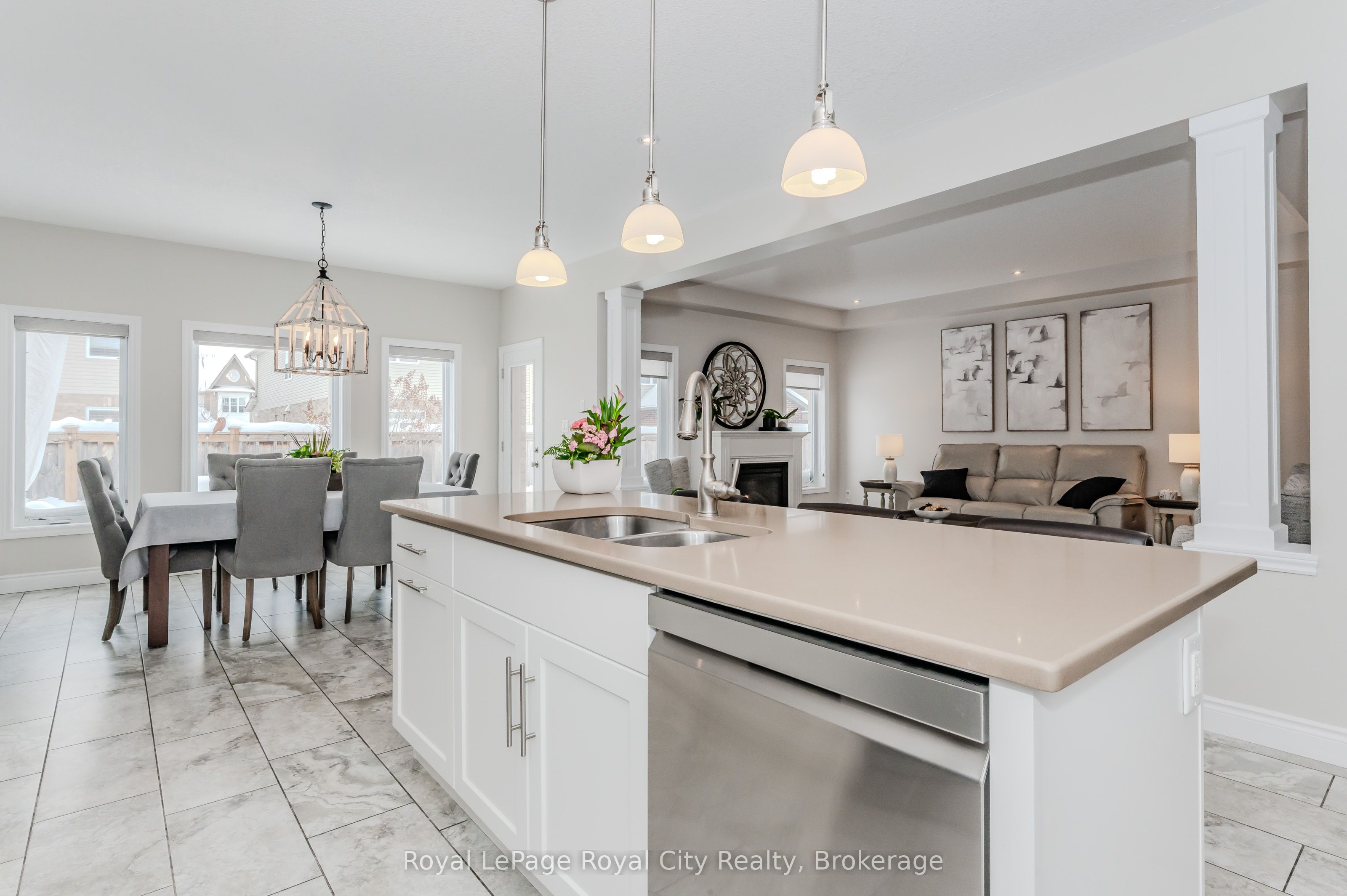 213 Tremaine Crescent