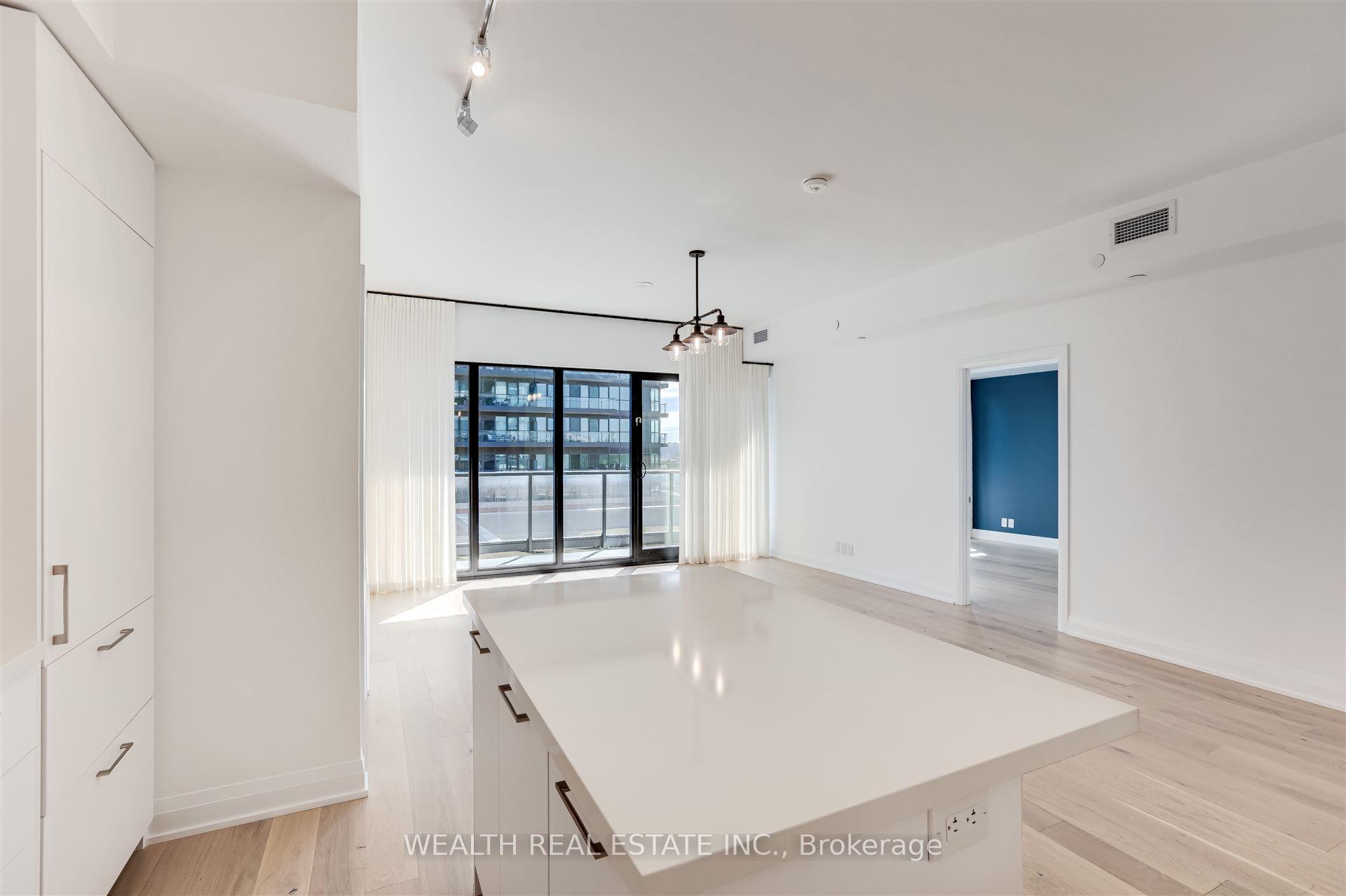 2 Bedrooms Condo at 33 Frederick Todd,  Toronto For sale