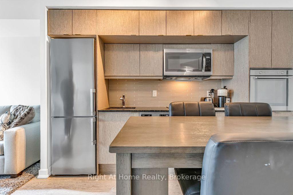 1 Bedroom Condo at 10 York,  Toronto For sale
