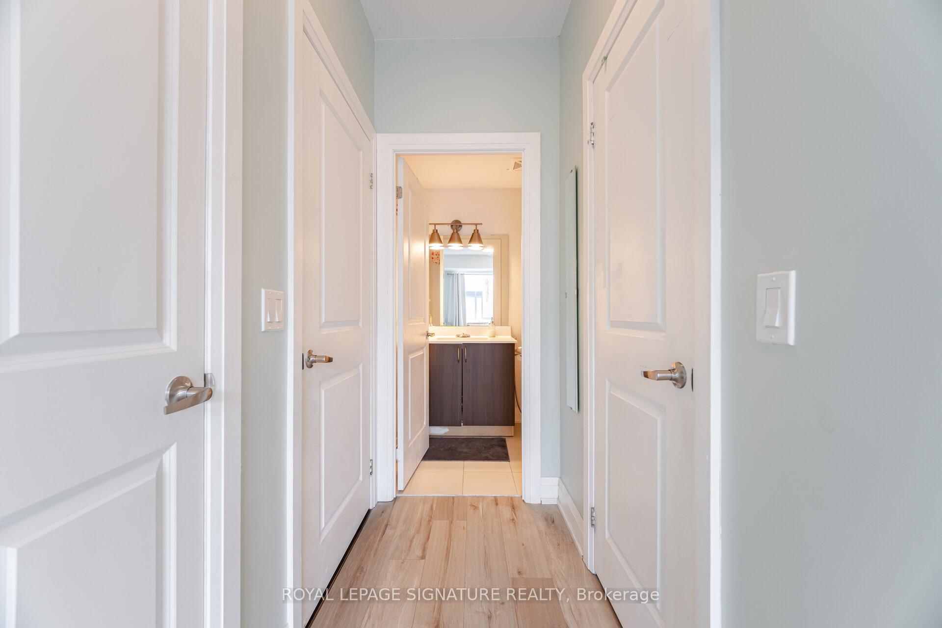 2 Bedrooms Condo at 5289 Highway 7, Vaughan For sale