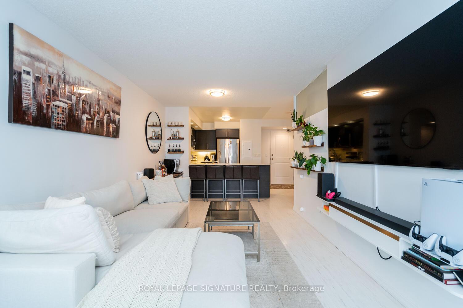 2 Bedrooms Condo at 75 East Liberty, Toronto For sale