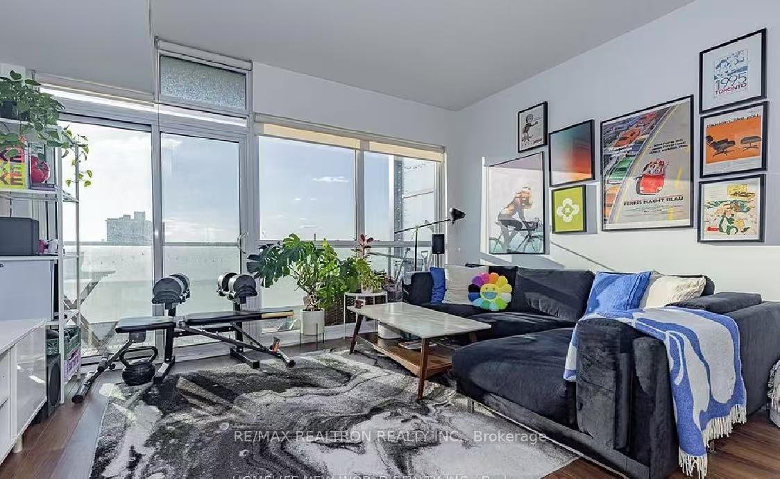 2 Bedrooms Condo at 210 Simcoe, Toronto For sale