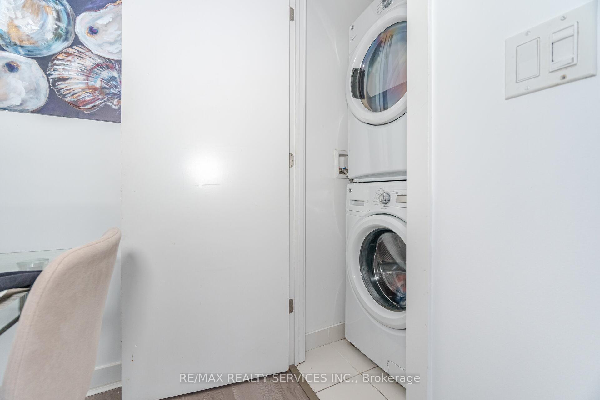 1 Bedroom Condo at 50 Bruyeres, Toronto For sale