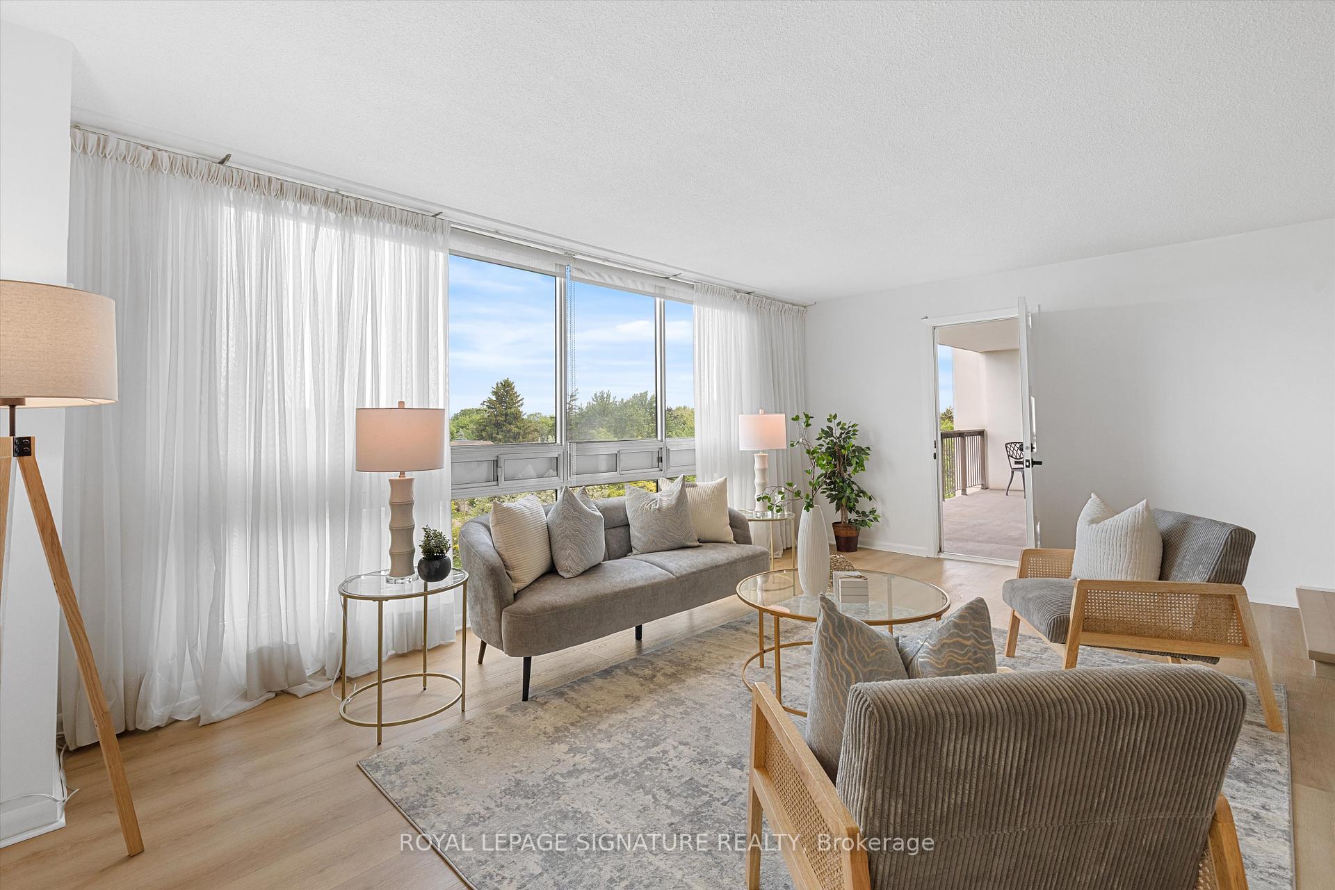 3 Bedrooms Condo at 2185 Marine, Oakville For sale